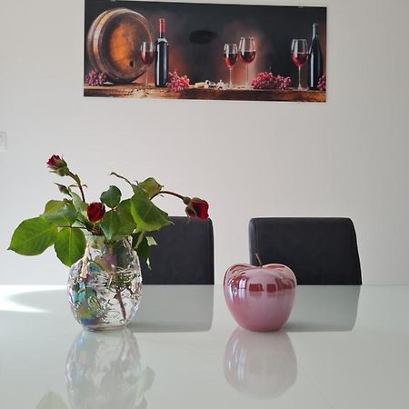Apartman Tessa Вела-Лука Экстерьер фото