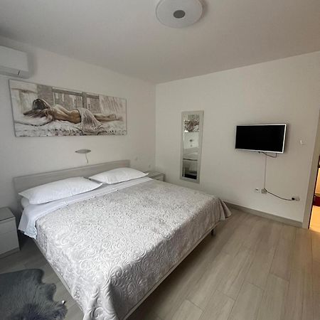 Apartman Tessa Вела-Лука Экстерьер фото